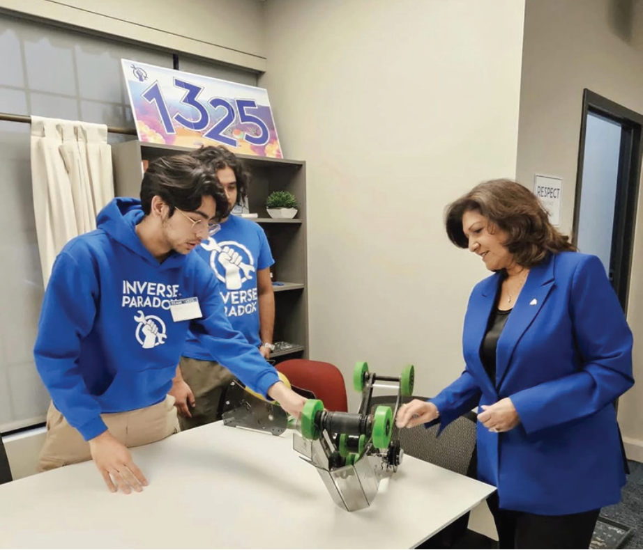 Nina Tangri with Robotics team